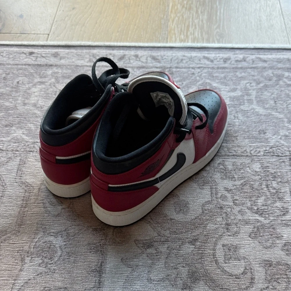 Nike Kids Red and Black Sneakers